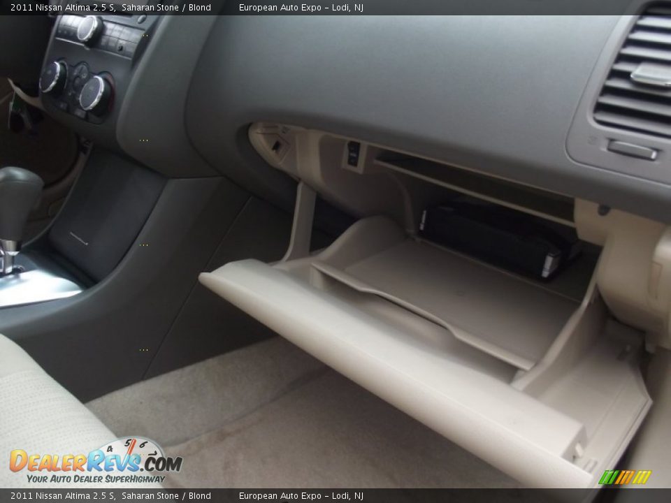 2011 Nissan Altima 2.5 S Saharan Stone / Blond Photo #28
