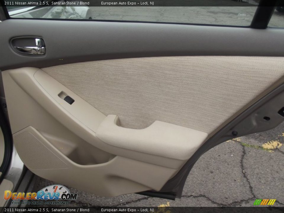 2011 Nissan Altima 2.5 S Saharan Stone / Blond Photo #30