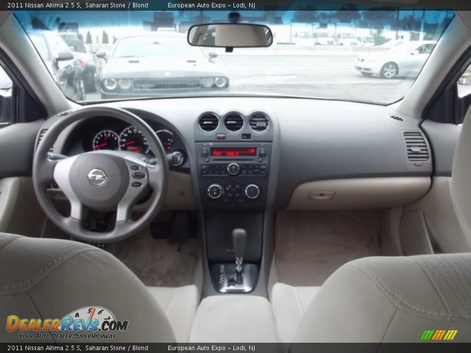 2011 Nissan Altima 2.5 S Saharan Stone / Blond Photo #32