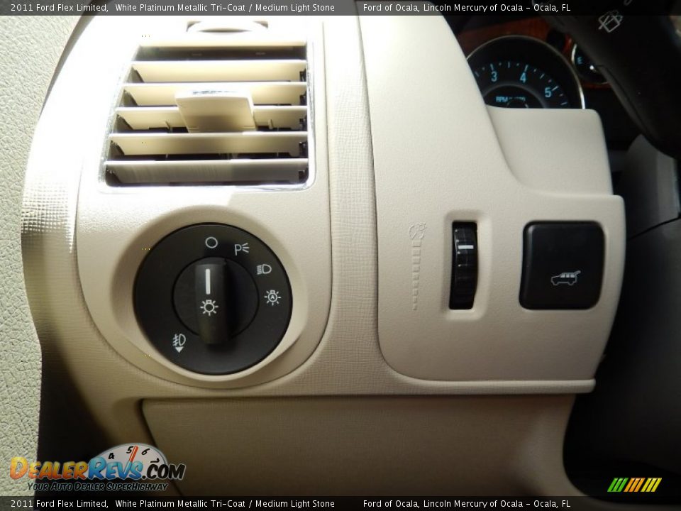 2011 Ford Flex Limited White Platinum Metallic Tri-Coat / Medium Light Stone Photo #25