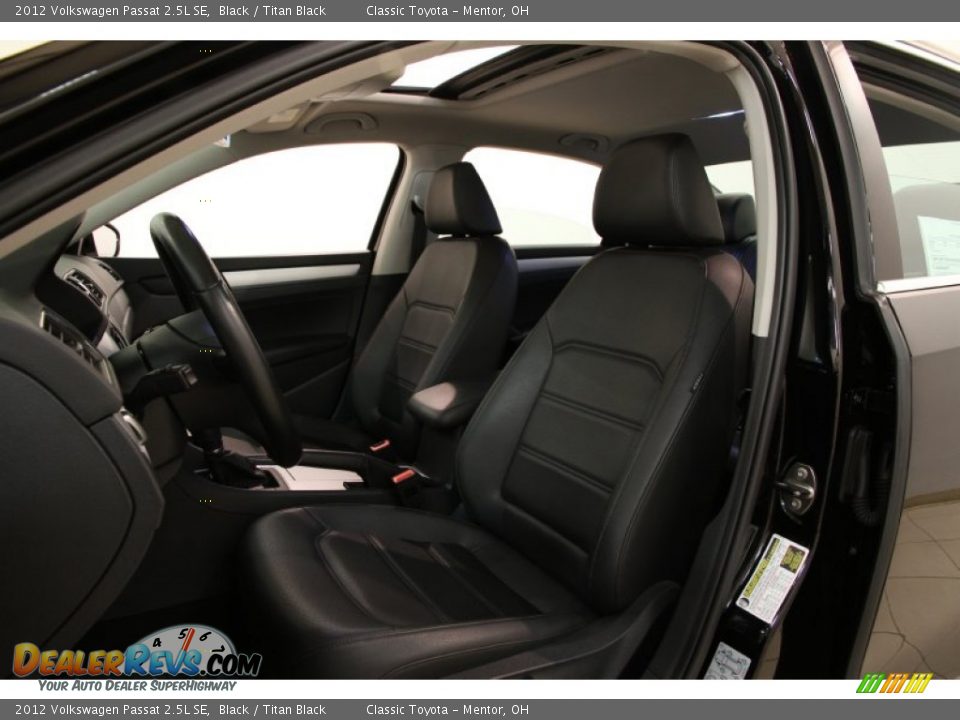 Titan Black Interior - 2012 Volkswagen Passat 2.5L SE Photo #5