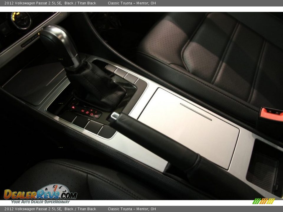 2012 Volkswagen Passat 2.5L SE Black / Titan Black Photo #21