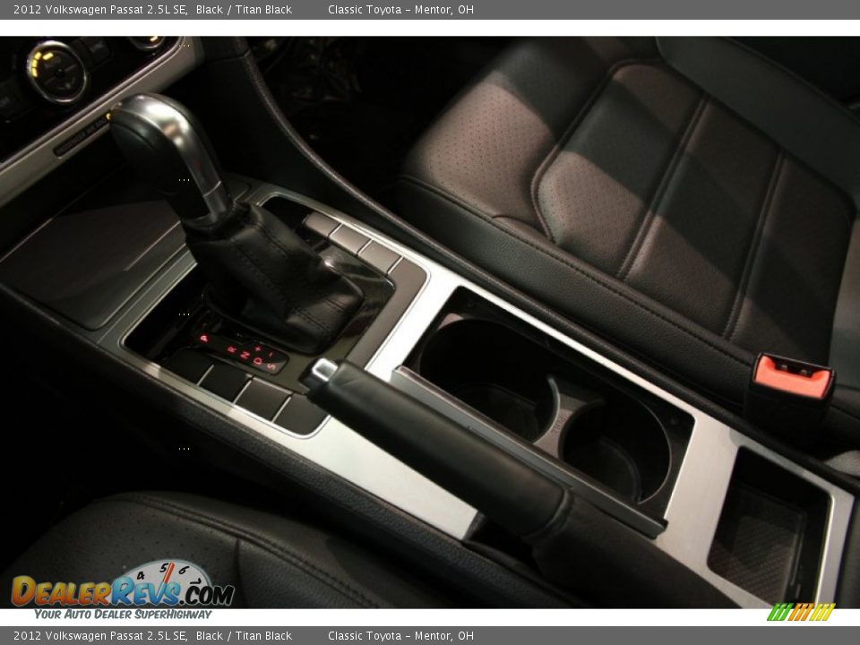 2012 Volkswagen Passat 2.5L SE Black / Titan Black Photo #22