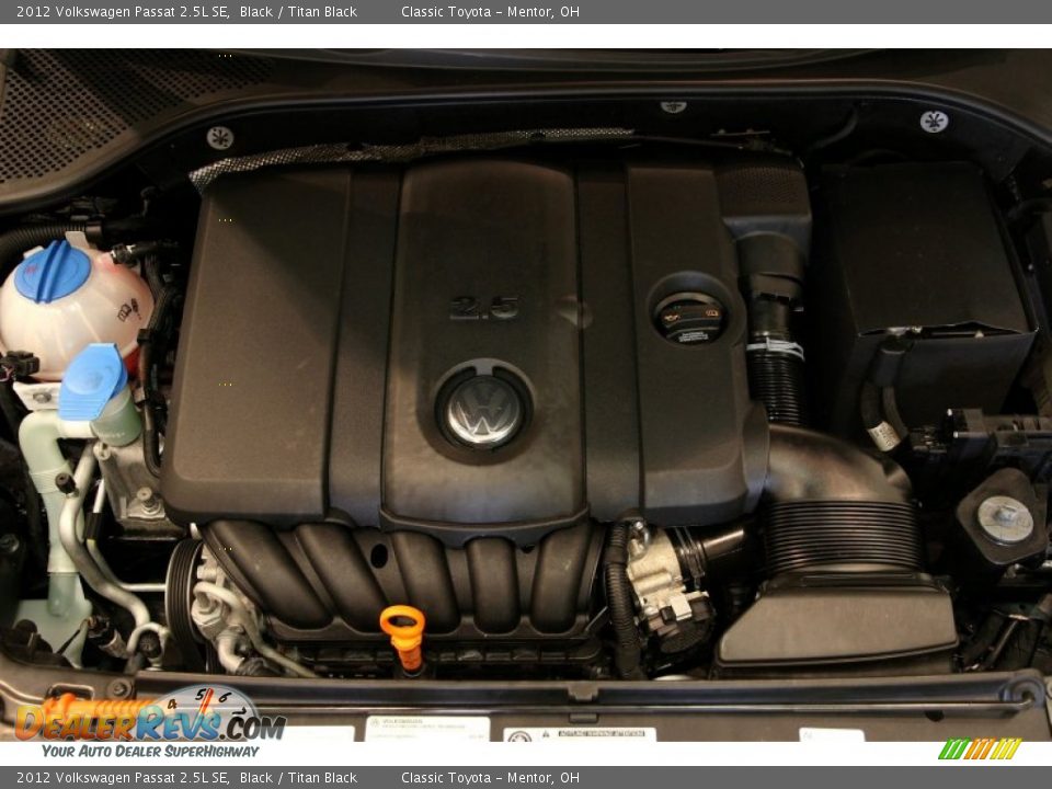 2012 Volkswagen Passat 2.5L SE Black / Titan Black Photo #26
