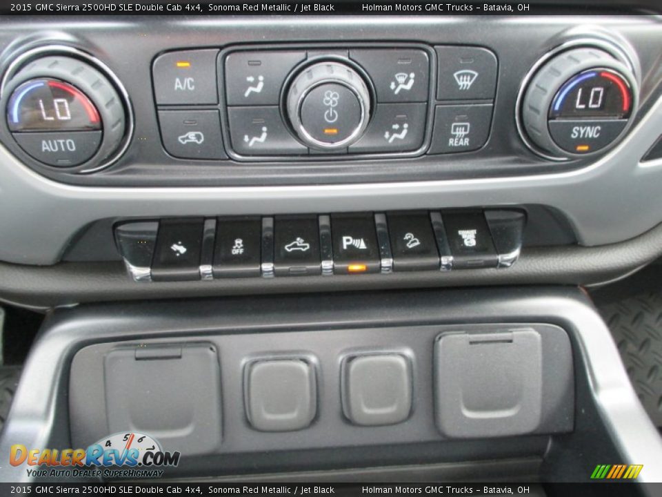 Controls of 2015 GMC Sierra 2500HD SLE Double Cab 4x4 Photo #18
