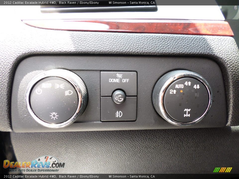 Controls of 2012 Cadillac Escalade Hybrid 4WD Photo #9