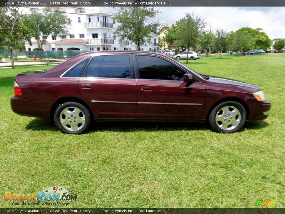 2004 Toyota Avalon XLS Cassis Red Pearl / Ivory Photo #12