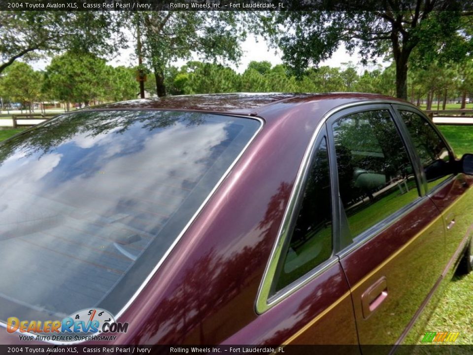 2004 Toyota Avalon XLS Cassis Red Pearl / Ivory Photo #18