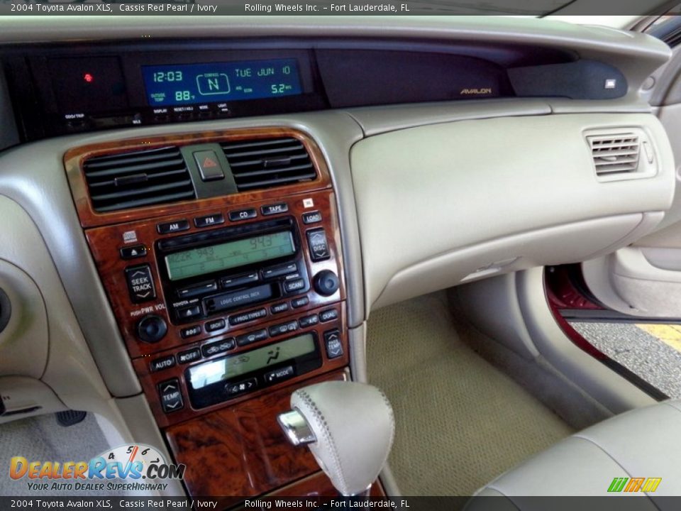 2004 Toyota Avalon XLS Cassis Red Pearl / Ivory Photo #25