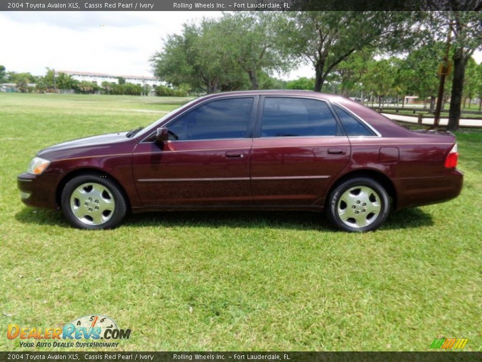 2004 Toyota Avalon XLS Cassis Red Pearl / Ivory Photo #32