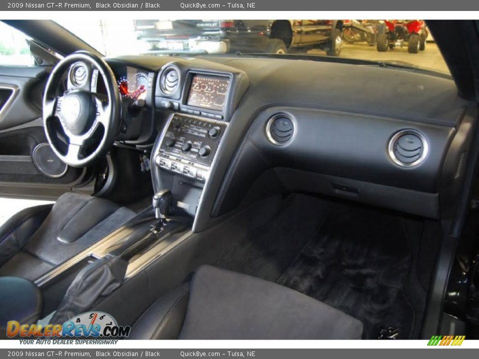 Dashboard of 2009 Nissan GT-R Premium Photo #8