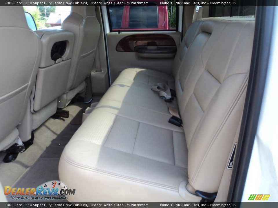 2002 Ford F350 Super Duty Lariat Crew Cab 4x4 Oxford White / Medium Parchment Photo #7