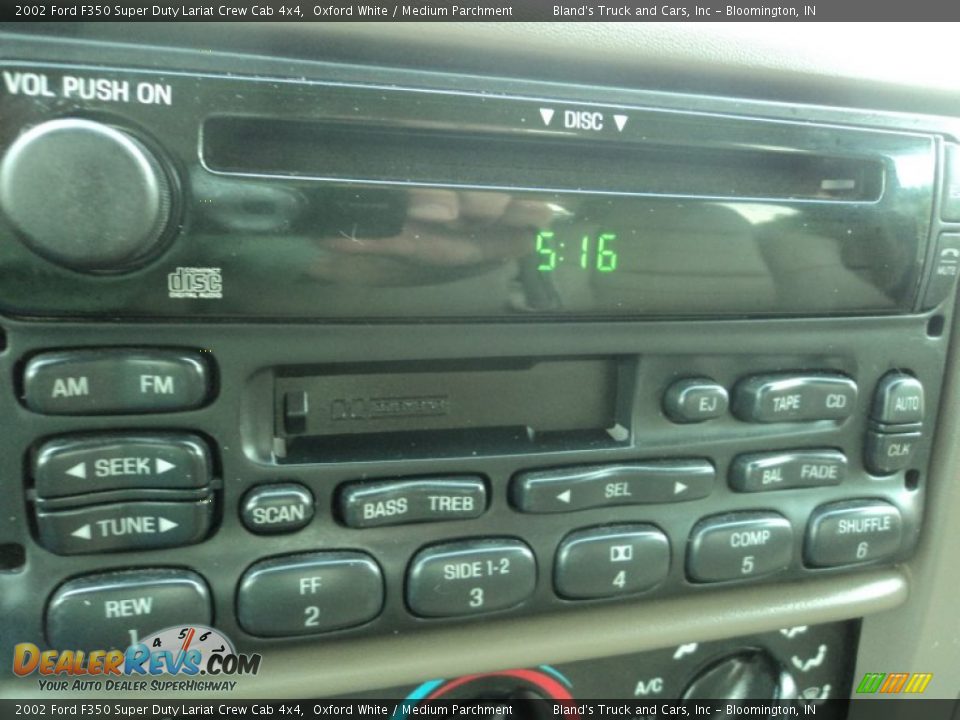 2002 Ford F350 Super Duty Lariat Crew Cab 4x4 Oxford White / Medium Parchment Photo #15