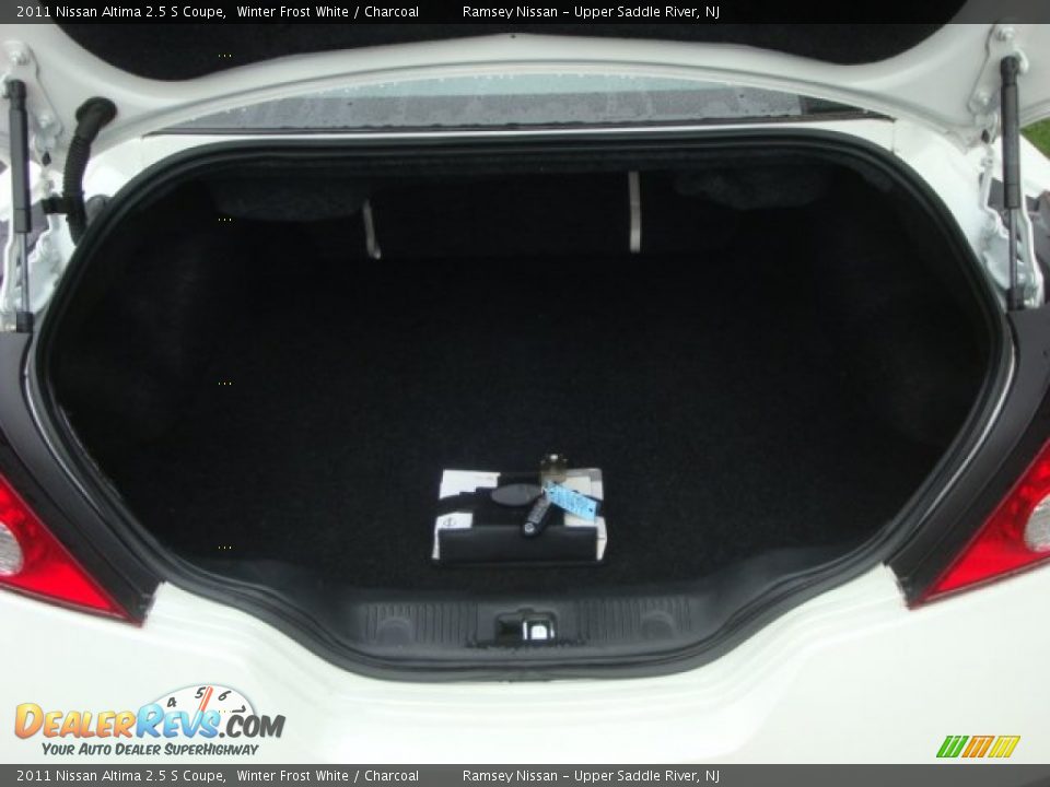 2011 Nissan Altima 2.5 S Coupe Winter Frost White / Charcoal Photo #22