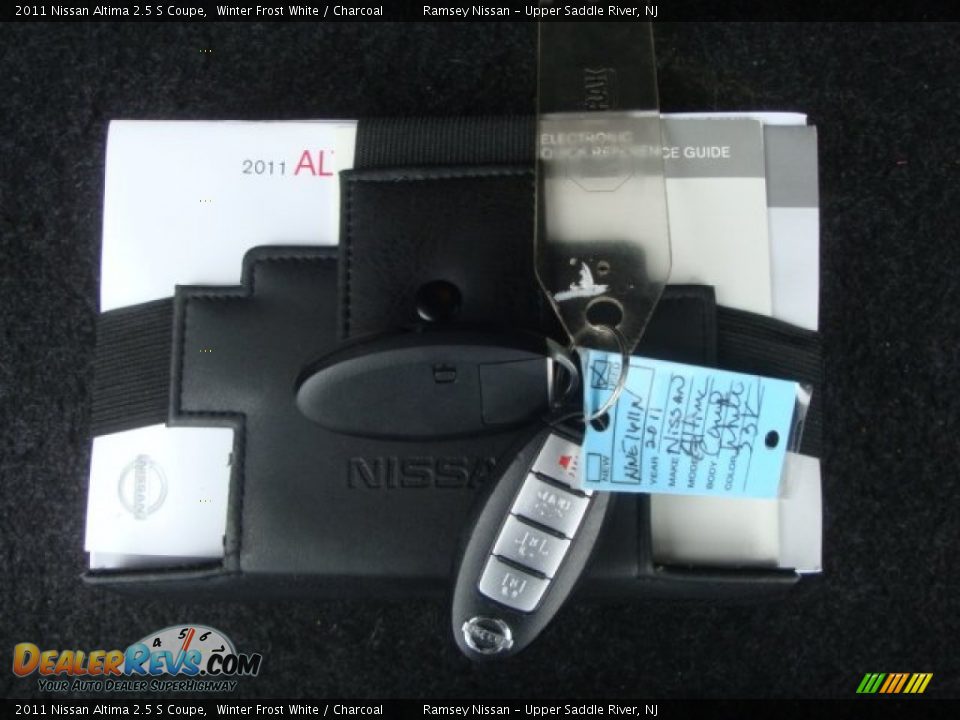 2011 Nissan Altima 2.5 S Coupe Winter Frost White / Charcoal Photo #23