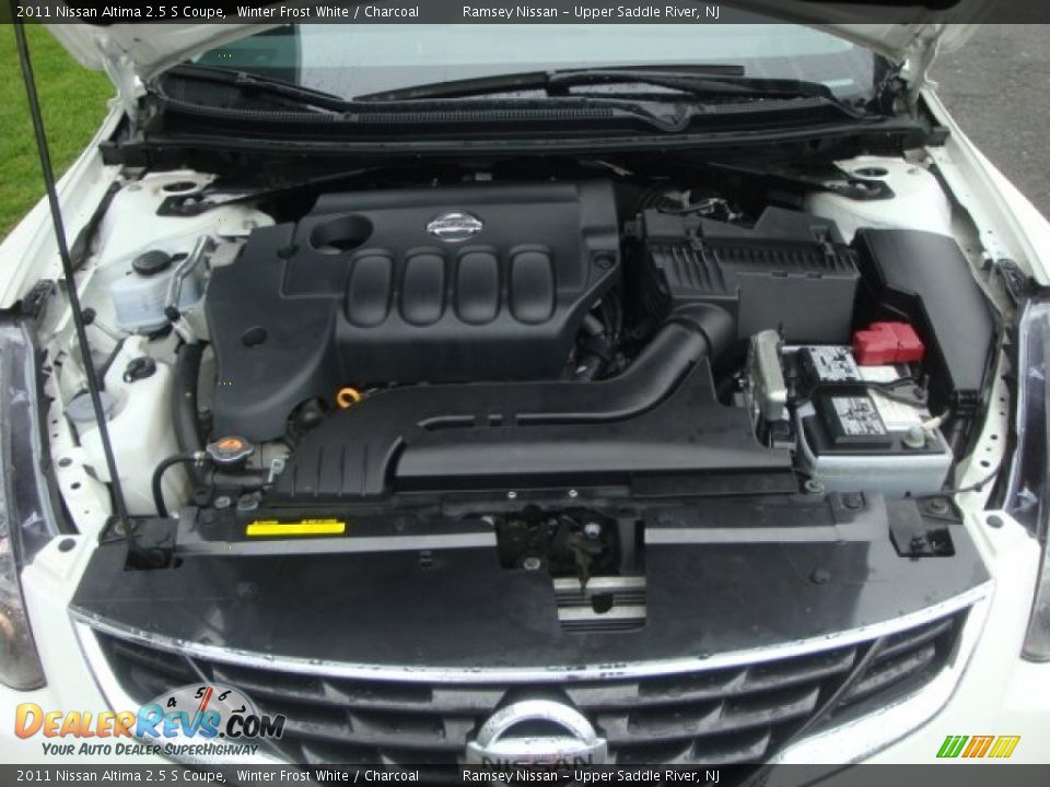 2011 Nissan Altima 2.5 S Coupe Winter Frost White / Charcoal Photo #24