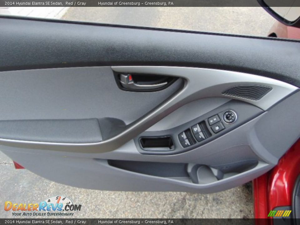 2014 Hyundai Elantra SE Sedan Red / Gray Photo #7