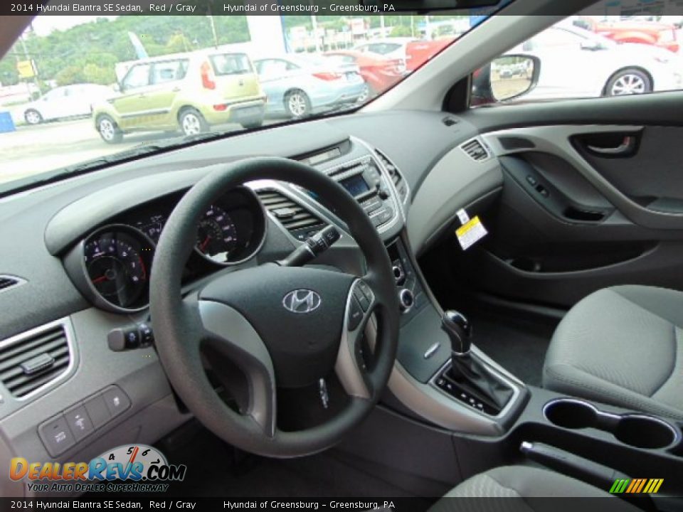 2014 Hyundai Elantra SE Sedan Red / Gray Photo #8