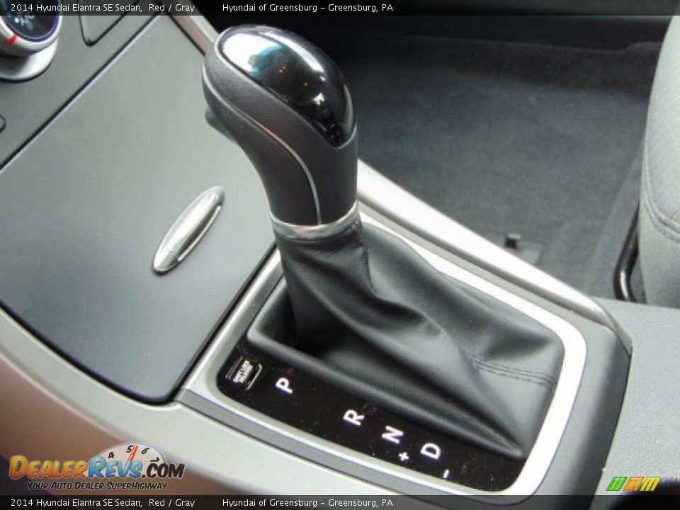 2014 Hyundai Elantra SE Sedan Red / Gray Photo #12