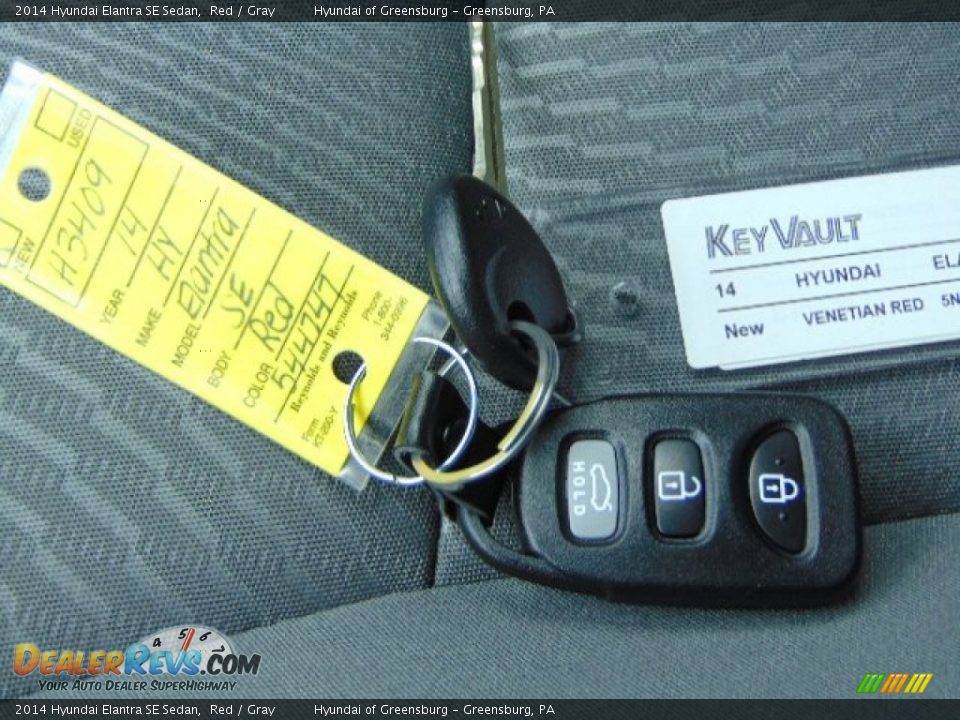 2014 Hyundai Elantra SE Sedan Red / Gray Photo #14