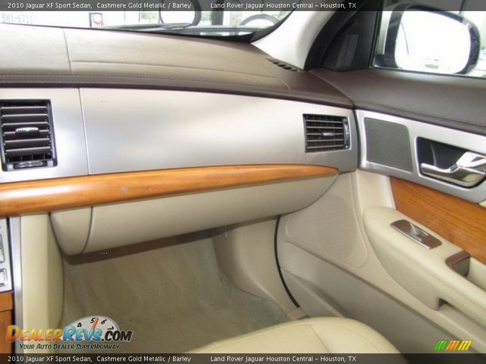 2010 Jaguar XF Sport Sedan Cashmere Gold Metallic / Barley Photo #26