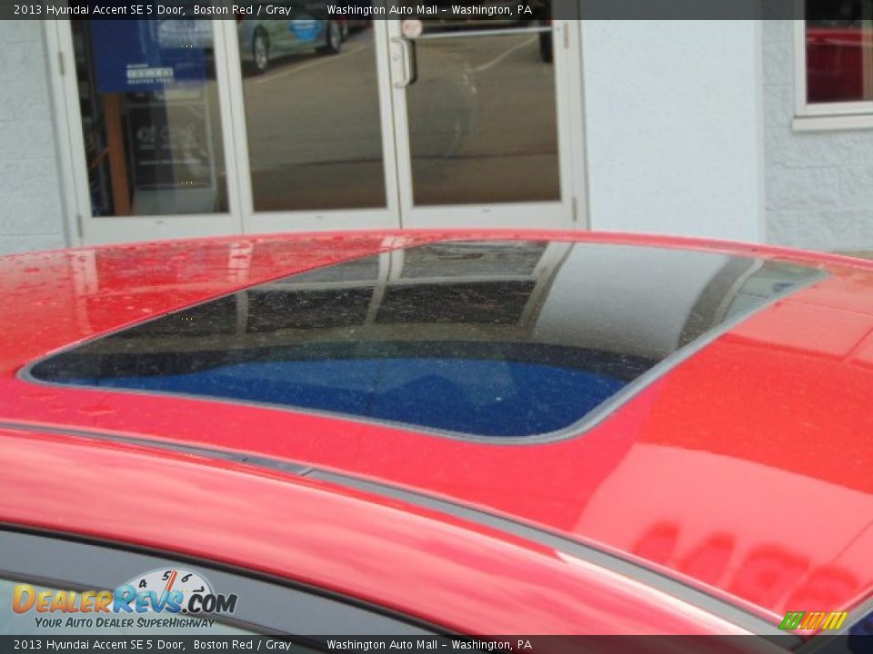 2013 Hyundai Accent SE 5 Door Boston Red / Gray Photo #4