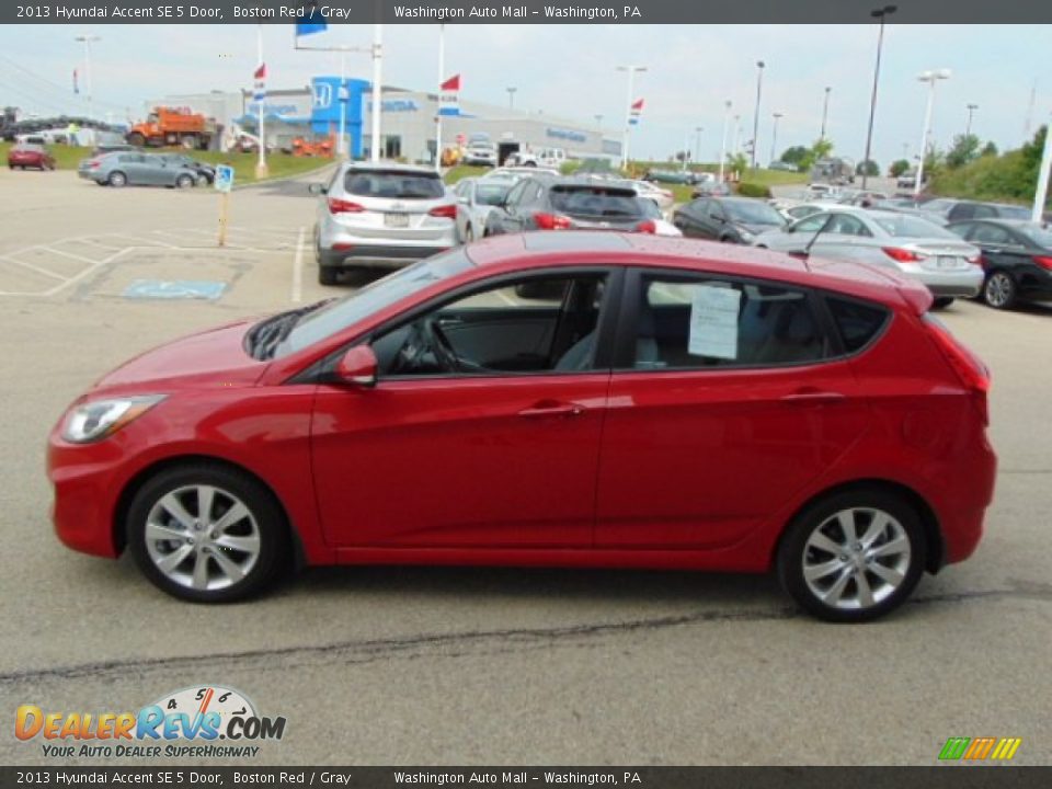 2013 Hyundai Accent SE 5 Door Boston Red / Gray Photo #7