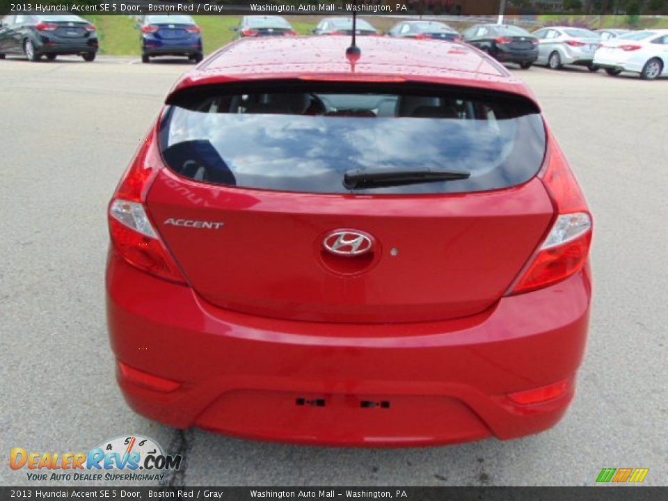 2013 Hyundai Accent SE 5 Door Boston Red / Gray Photo #9