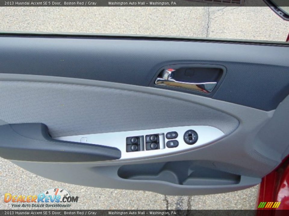 2013 Hyundai Accent SE 5 Door Boston Red / Gray Photo #10