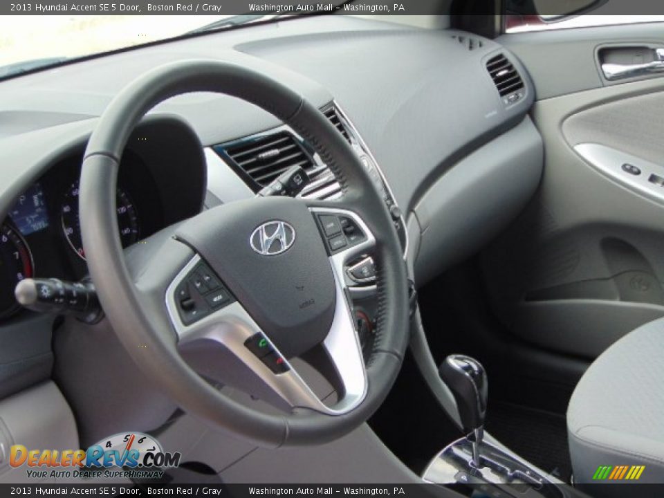 2013 Hyundai Accent SE 5 Door Boston Red / Gray Photo #11