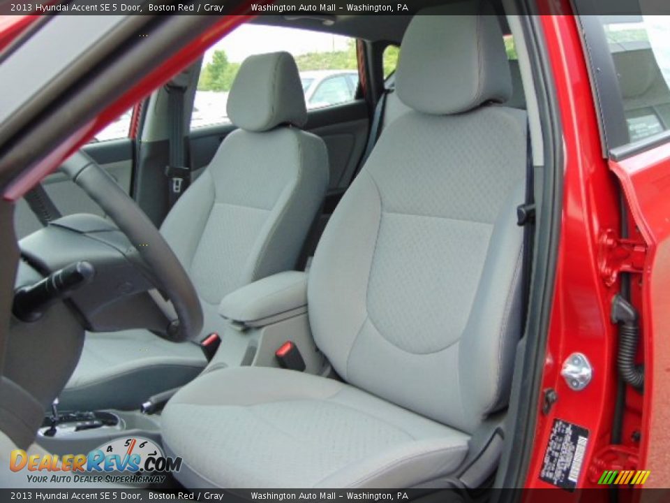 2013 Hyundai Accent SE 5 Door Boston Red / Gray Photo #12