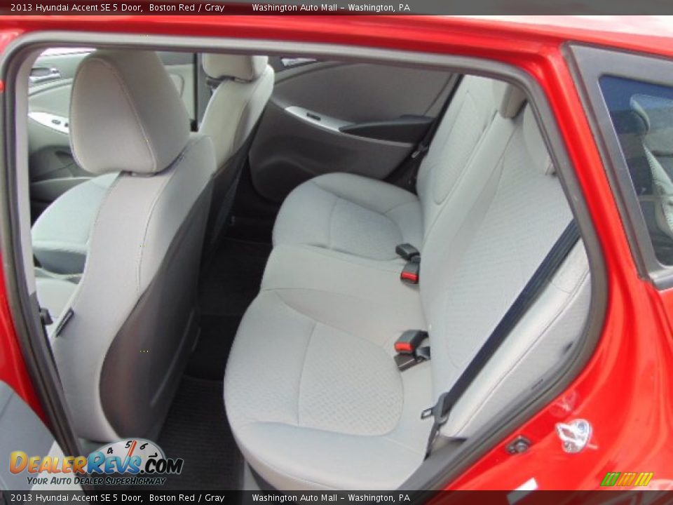 2013 Hyundai Accent SE 5 Door Boston Red / Gray Photo #16