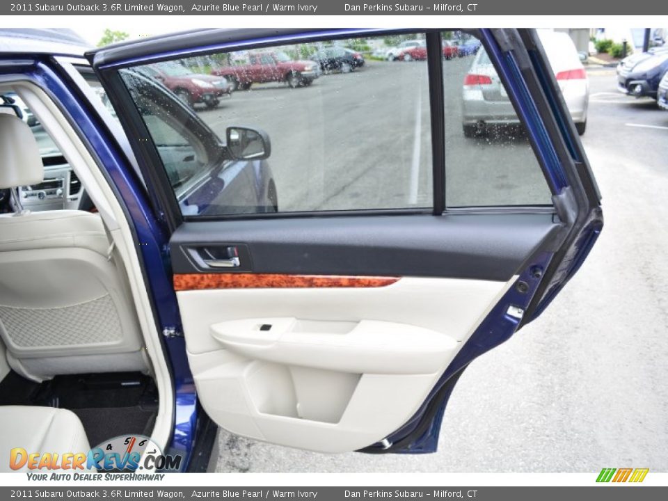 2011 Subaru Outback 3.6R Limited Wagon Azurite Blue Pearl / Warm Ivory Photo #18