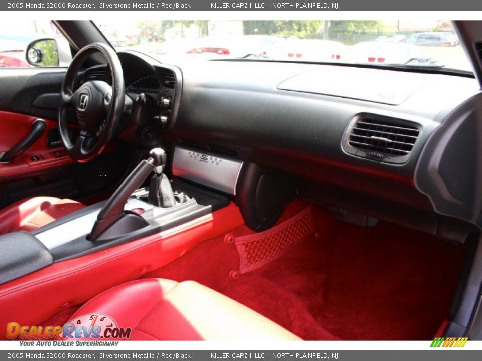 2005 Honda S2000 Roadster Silverstone Metallic / Red/Black Photo #26