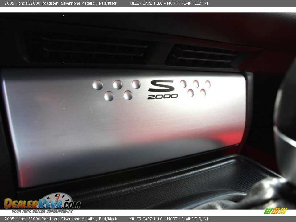 2005 Honda S2000 Roadster Silverstone Metallic / Red/Black Photo #29