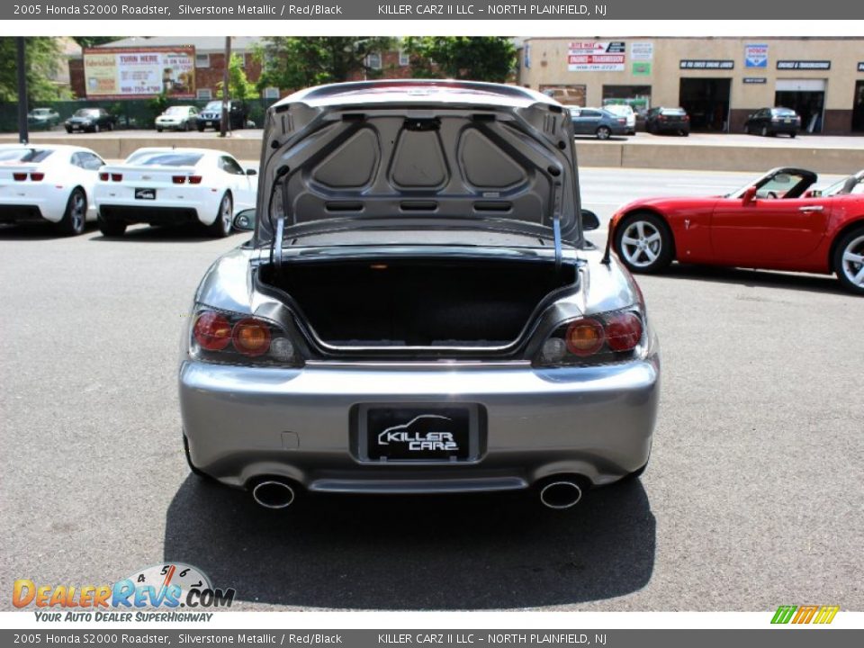 2005 Honda S2000 Roadster Silverstone Metallic / Red/Black Photo #31