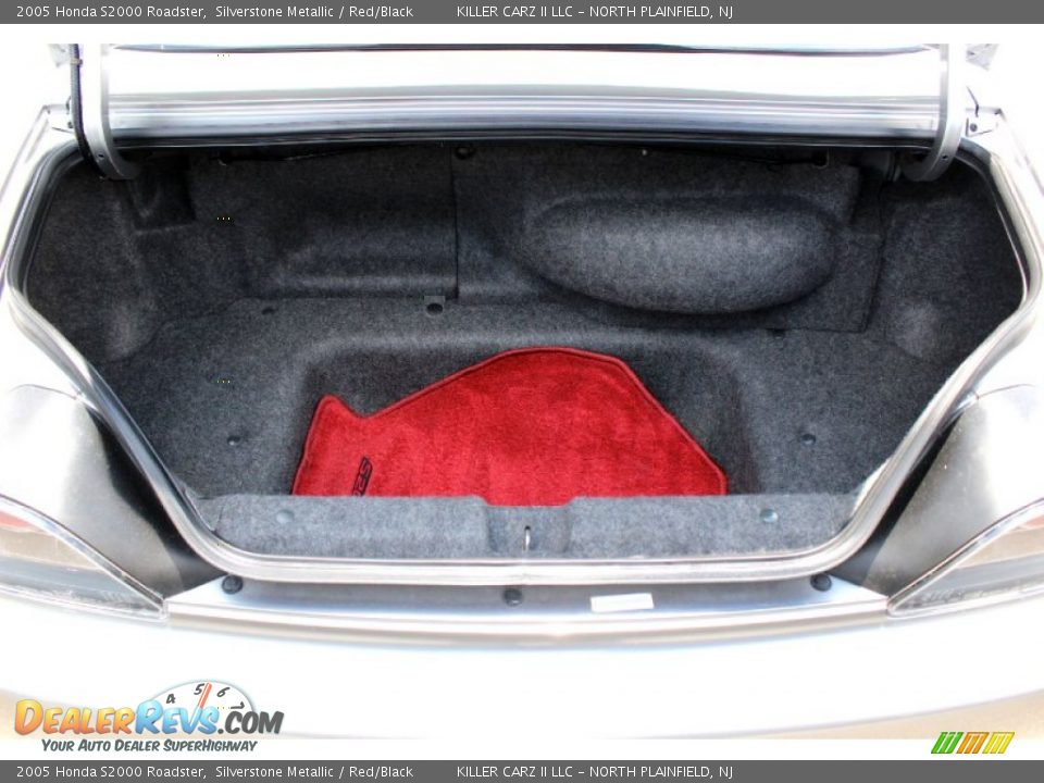 2005 Honda S2000 Roadster Silverstone Metallic / Red/Black Photo #32