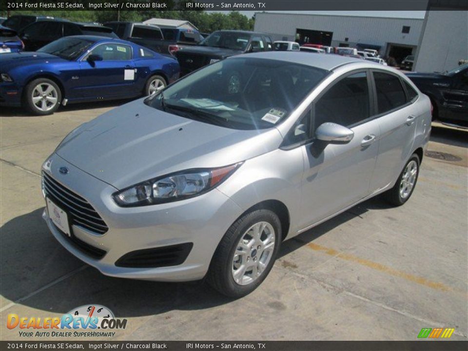 2014 Ford Fiesta SE Sedan Ingot Silver / Charcoal Black Photo #2