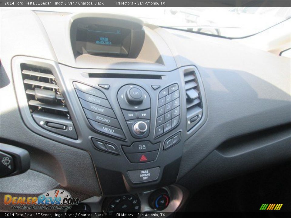 2014 Ford Fiesta SE Sedan Ingot Silver / Charcoal Black Photo #11