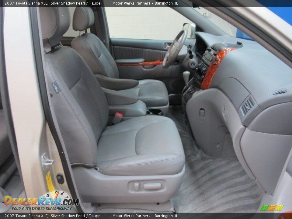2007 Toyota Sienna XLE Silver Shadow Pearl / Taupe Photo #18