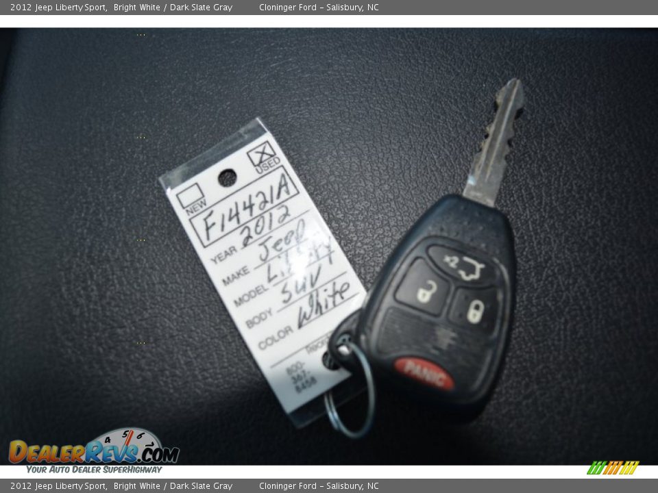 2012 Jeep Liberty Sport Bright White / Dark Slate Gray Photo #24