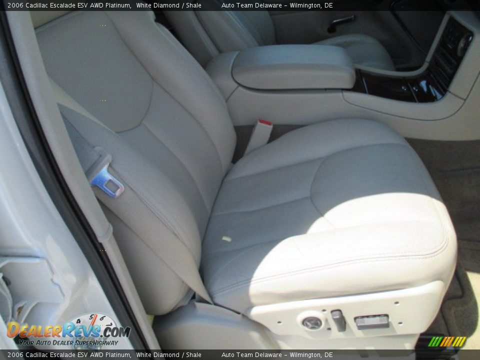 2006 Cadillac Escalade ESV AWD Platinum White Diamond / Shale Photo #12