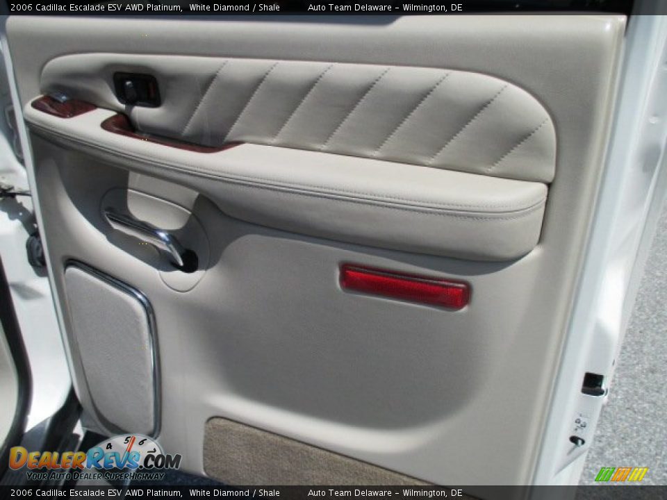 Door Panel of 2006 Cadillac Escalade ESV AWD Platinum Photo #21
