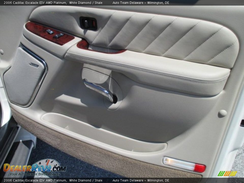 Door Panel of 2006 Cadillac Escalade ESV AWD Platinum Photo #22