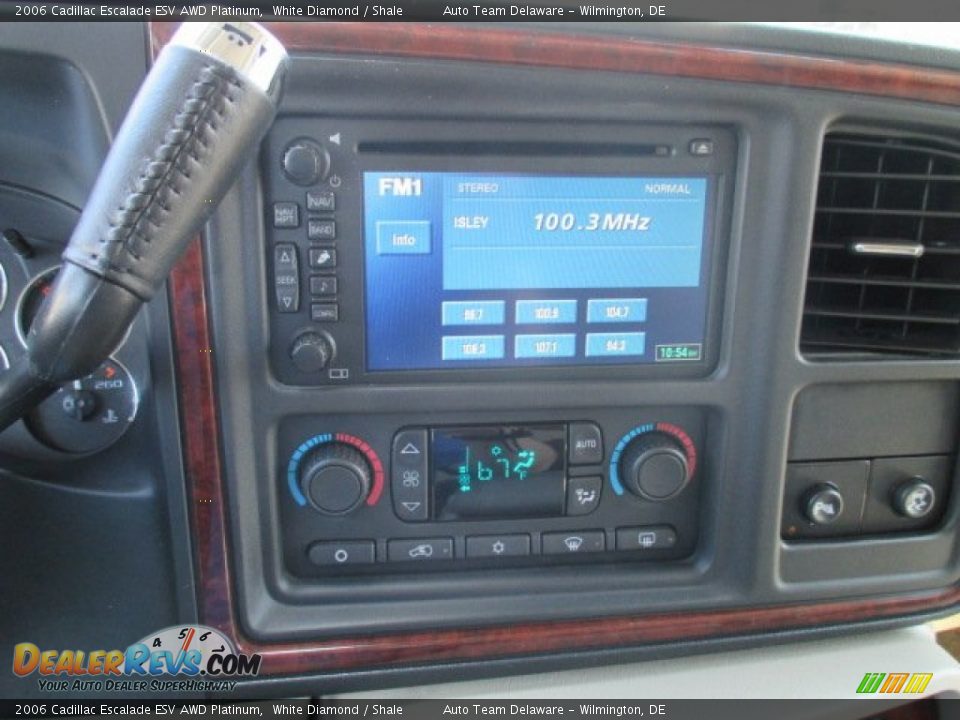 Controls of 2006 Cadillac Escalade ESV AWD Platinum Photo #27