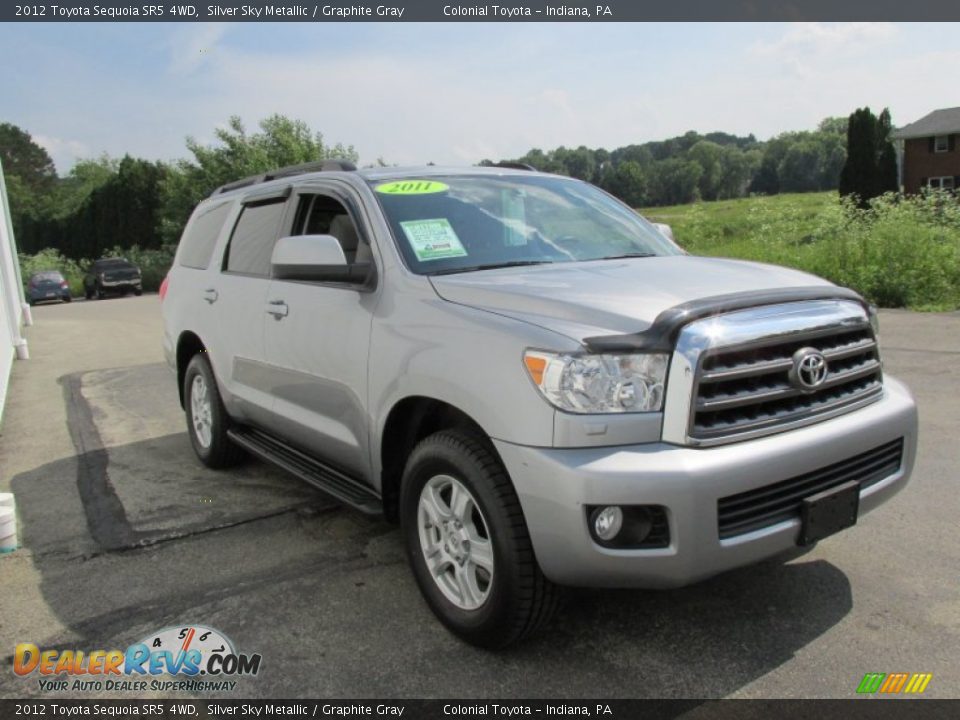 Front 3/4 View of 2012 Toyota Sequoia SR5 4WD Photo #7