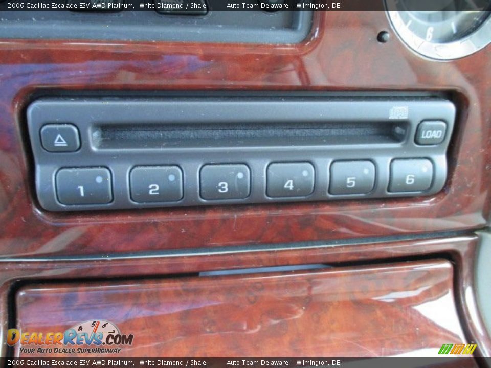 Audio System of 2006 Cadillac Escalade ESV AWD Platinum Photo #30