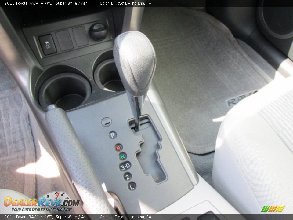 2011 Toyota RAV4 I4 4WD Super White / Ash Photo #16