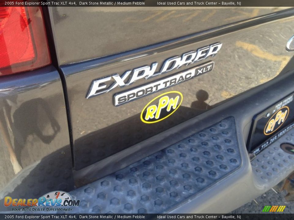 2005 Ford Explorer Sport Trac XLT 4x4 Dark Stone Metallic / Medium Pebble Photo #17