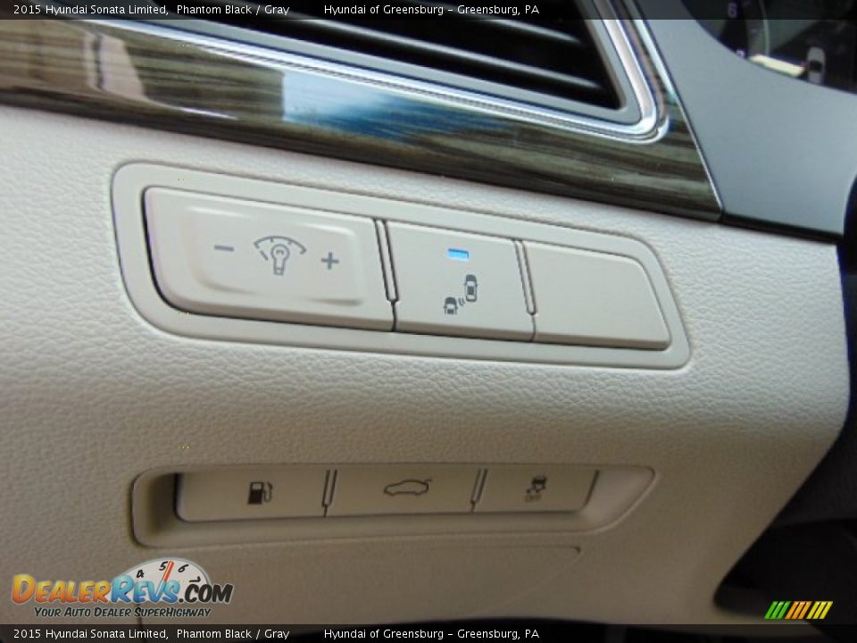 Controls of 2015 Hyundai Sonata Limited Photo #14